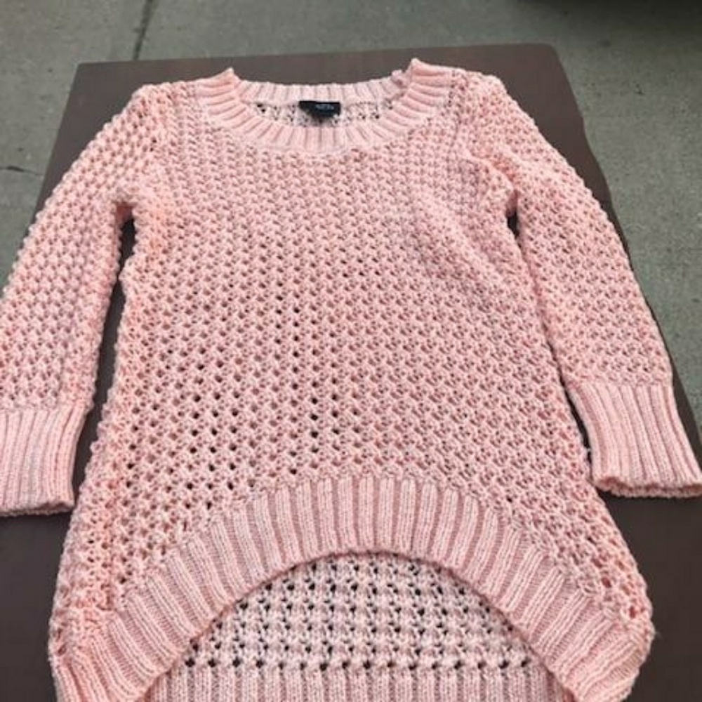 pink sweater (rue 21)